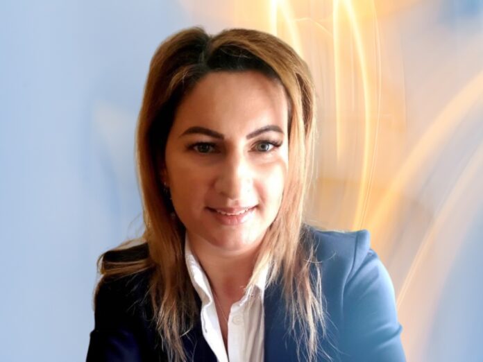 Magdalena Borcila, Gerente de Ventas Internacionales